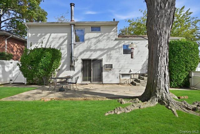 786 Bethlynn Court, East Meadow, NY 11554