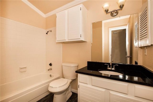 6810 Ports O Call Drive, Rowlett, TX 75088
