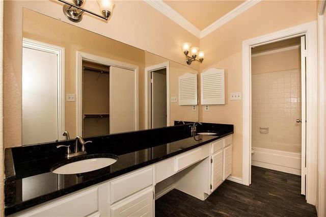 6810 Ports O Call Drive, Rowlett, TX 75088