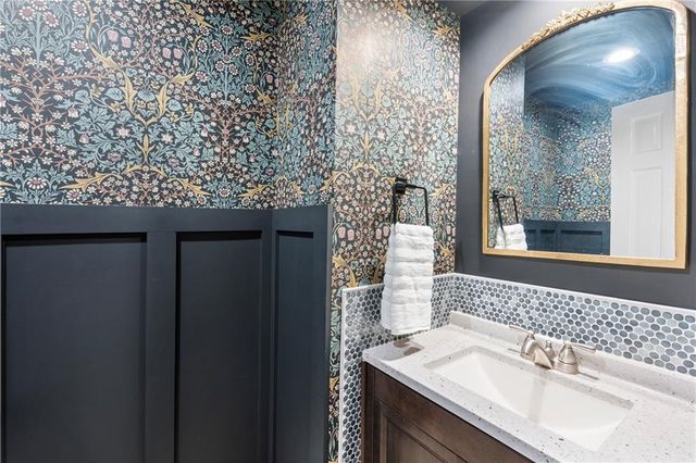 1134 E Sleepy Hollow Drive, Olathe, KS 66062