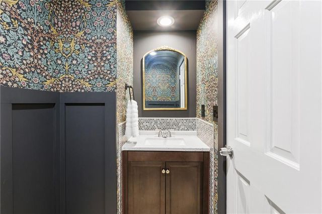 1134 E Sleepy Hollow Drive, Olathe, KS 66062