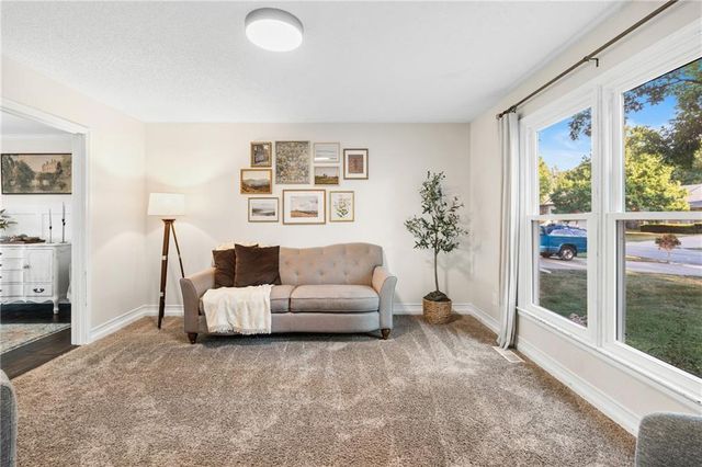 1134 E Sleepy Hollow Drive, Olathe, KS 66062