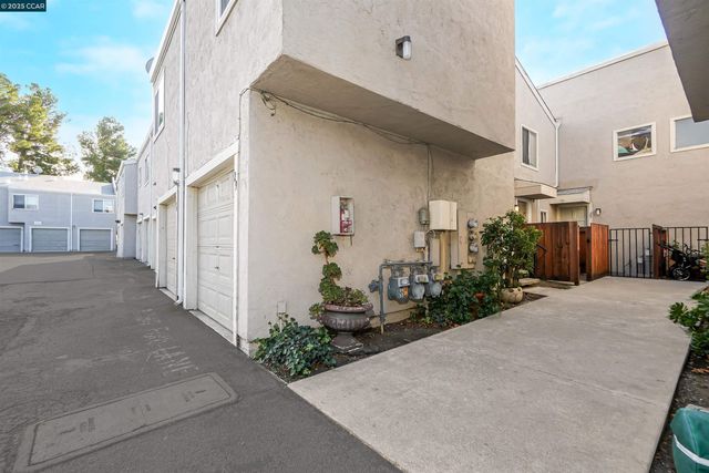 3712 Willow Pass Rd 31, Concord, CA 94519