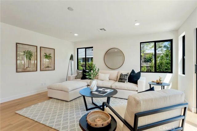 184 W Highland, Sierra Madre, CA 91024