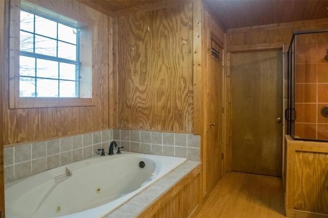 13630 N County Line Road, Ponder, TX 76259