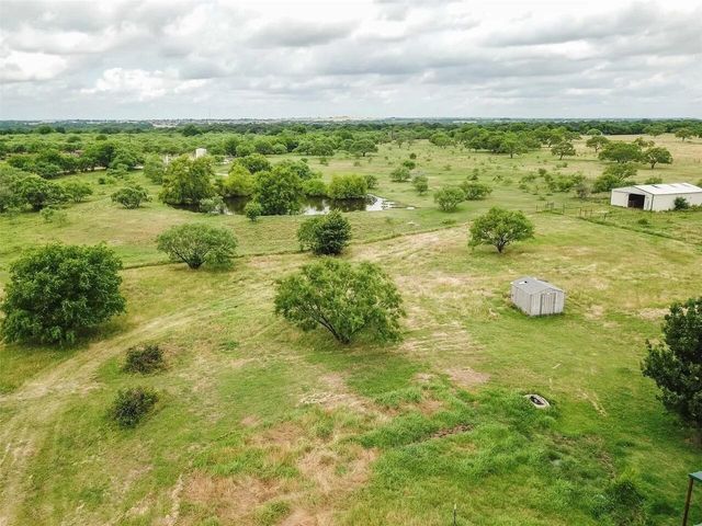 13630 N County Line Road, Ponder, TX 76259