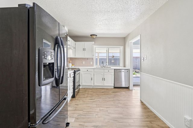 3216 Red Oak Lane, Bedford, TX 76021