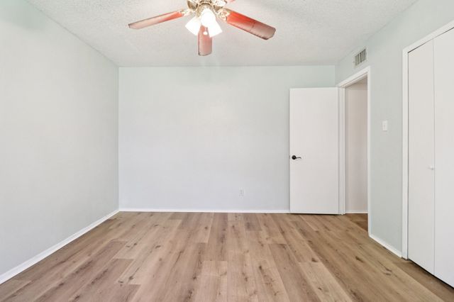 3216 Red Oak Lane, Bedford, TX 76021