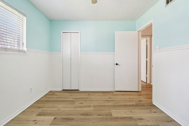 3216 Red Oak Lane, Bedford, TX 76021