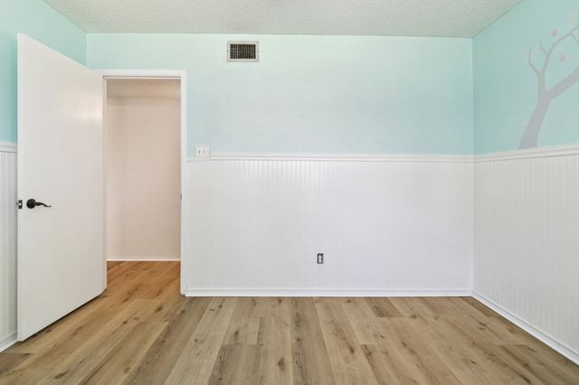 3216 Red Oak Lane, Bedford, TX 76021