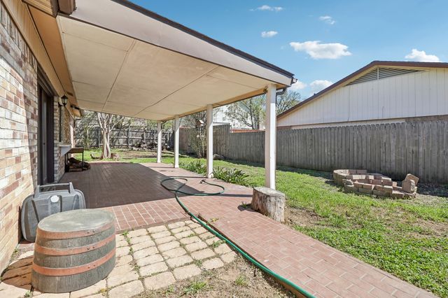 3216 Red Oak Lane, Bedford, TX 76021