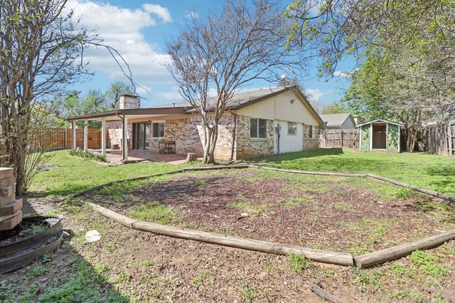 3216 Red Oak Lane, Bedford, TX 76021