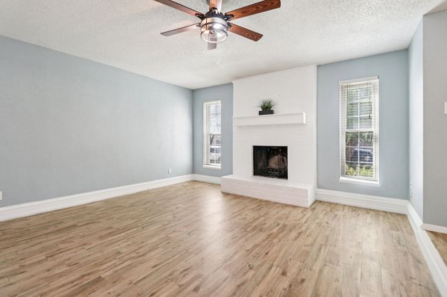 3216 Red Oak Lane, Bedford, TX 76021