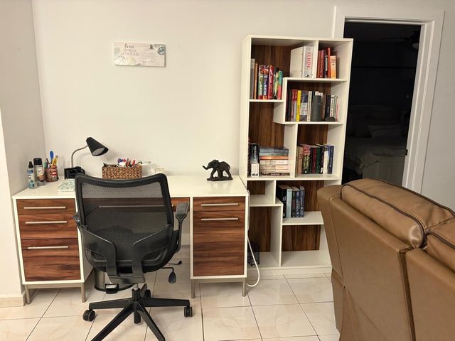 450 Paradise Isle Boulevard 201, Hallandale Beach, FL 33009