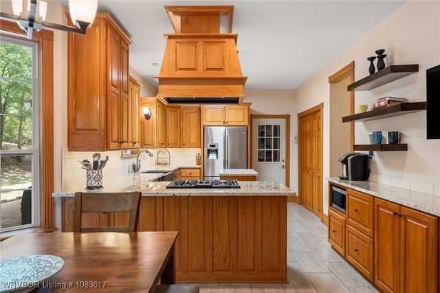 904 River Overlook Loop, Van Buren, AR 72956