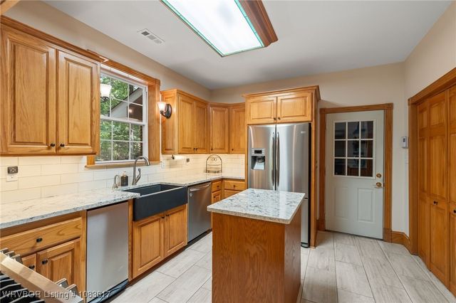 904 River Overlook Loop, Van Buren, AR 72956