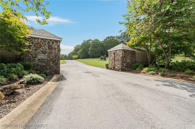 904 River Overlook Loop, Van Buren, AR 72956