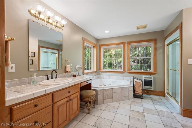 904 River Overlook Loop, Van Buren, AR 72956