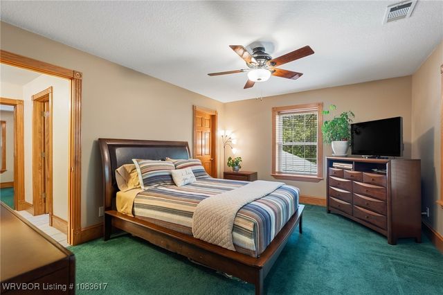 904 River Overlook Loop, Van Buren, AR 72956