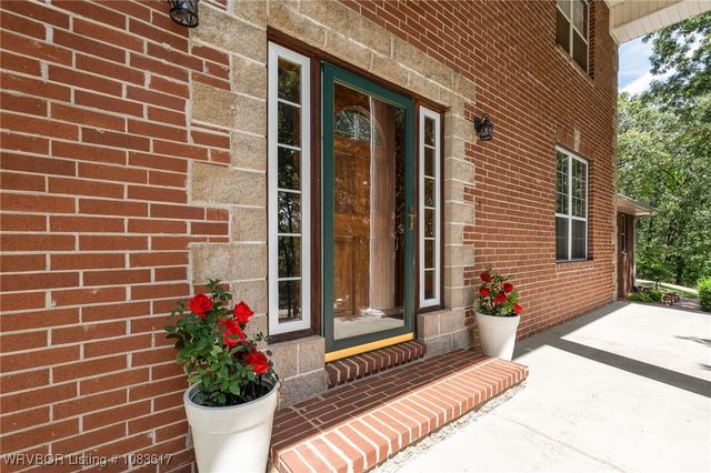 904 River Overlook Loop, Van Buren, AR 72956