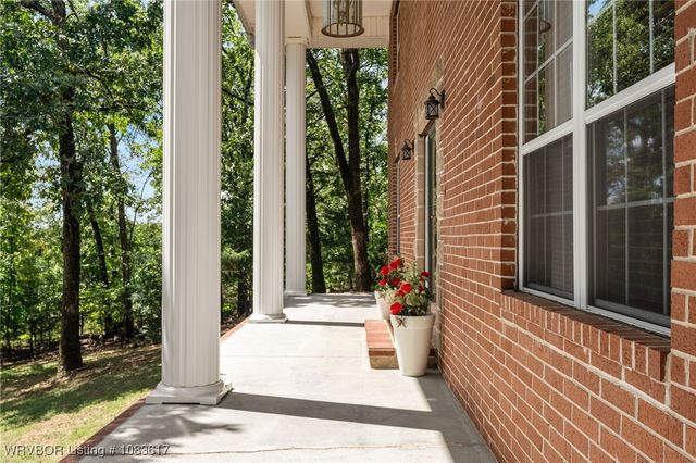 904 River Overlook Loop, Van Buren, AR 72956