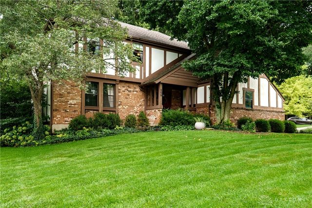 209 Kimbary Drive, Dayton, OH 45458