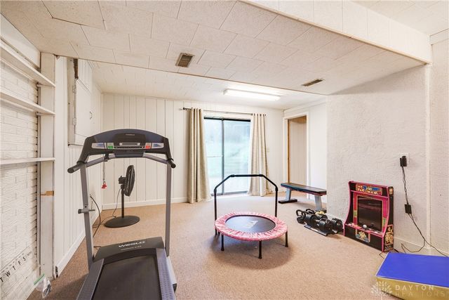 209 Kimbary Drive, Dayton, OH 45458