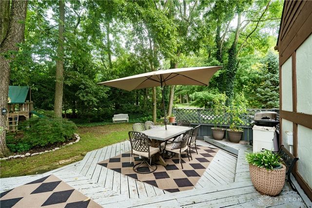 209 Kimbary Drive, Dayton, OH 45458