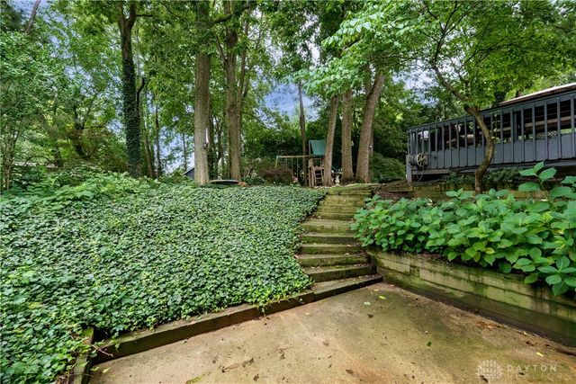 209 Kimbary Drive, Dayton, OH 45458