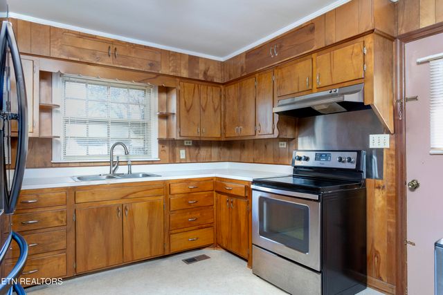 442 W Rhea Ave, Spring City, TN 37381