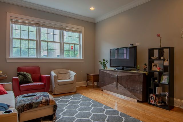 3718 N Wilton Avenue 2, Chicago, IL 60613