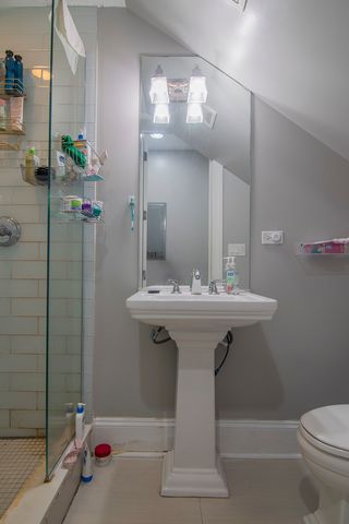 3718 N Wilton Avenue 2, Chicago, IL 60613