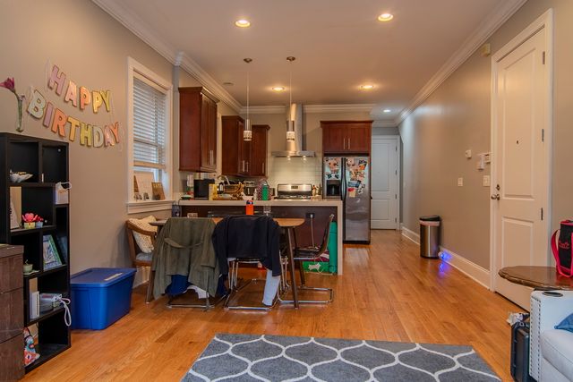 3718 N Wilton Avenue 2, Chicago, IL 60613