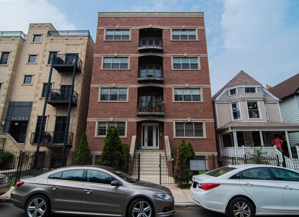 3718 N Wilton Avenue 2, Chicago, IL 60613
