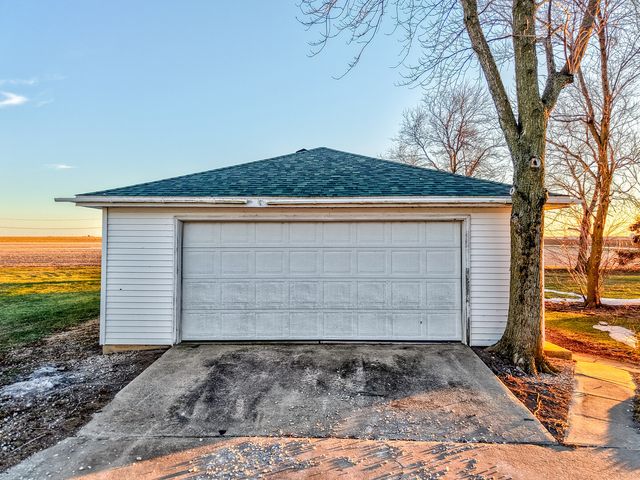 2120 S Lasalle Road, Seneca, IL 61360