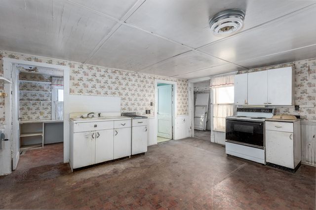 2120 S Lasalle Road, Seneca, IL 61360