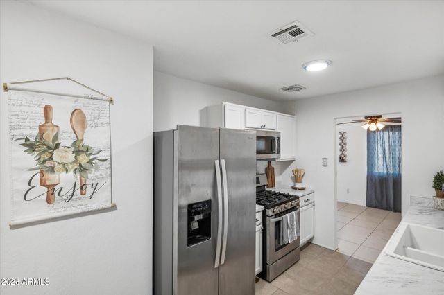 1761 E Sunland Avenue, Phoenix, AZ 85040