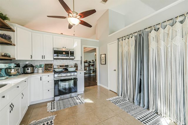 4030 Bentley Drive, Pearland, TX 77584