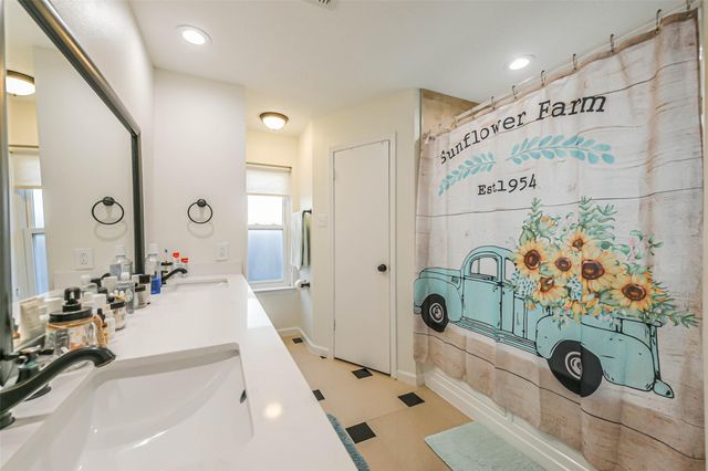 4030 Bentley Drive, Pearland, TX 77584