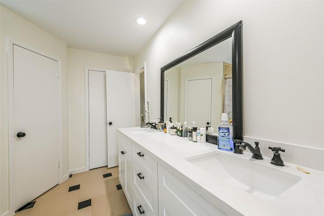 4030 Bentley Drive, Pearland, TX 77584