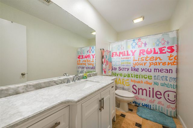 4030 Bentley Drive, Pearland, TX 77584