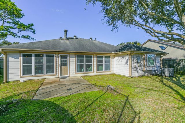 4030 Bentley Drive, Pearland, TX 77584