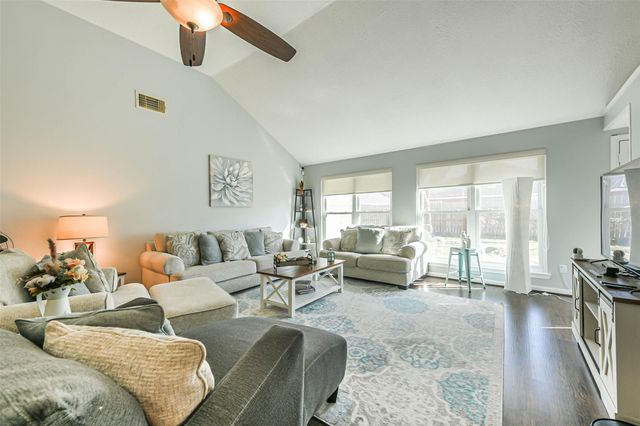 4030 Bentley Drive, Pearland, TX 77584