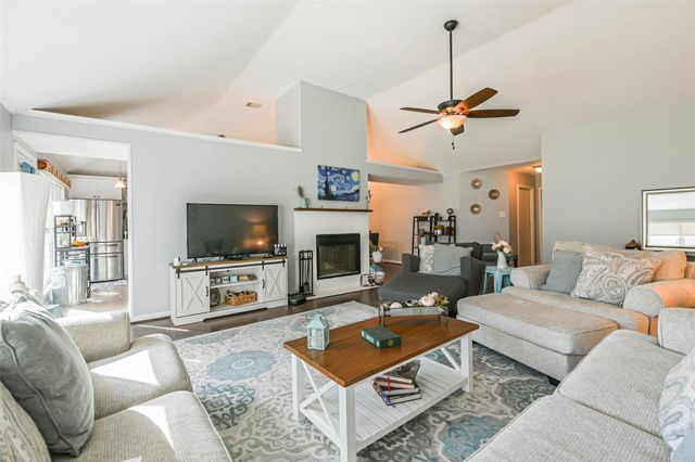 4030 Bentley Drive, Pearland, TX 77584