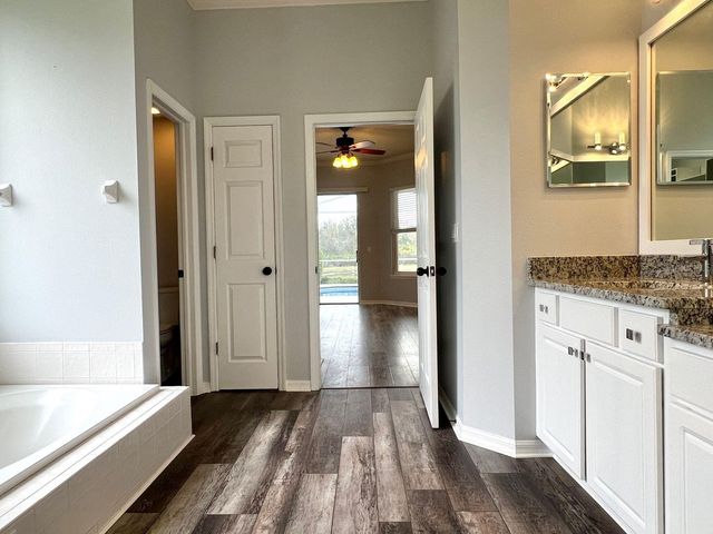 18111 SUGAR BROOKE DRIVE, Tampa, FL 33647