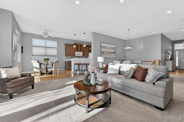 922 Ridgepointe Place Circle 102, Lake St Louis, MO 63367