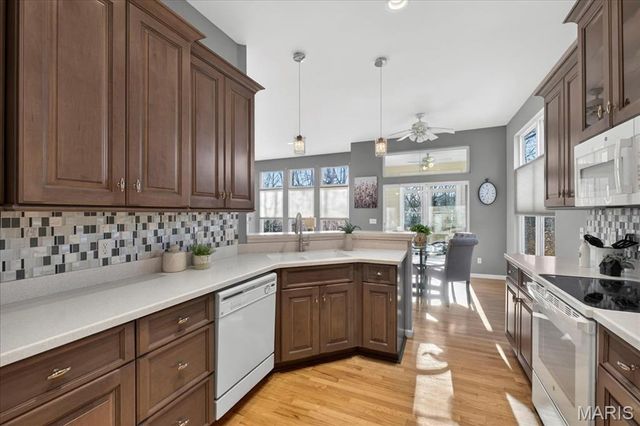 922 Ridgepointe Place Circle 102, Lake St Louis, MO 63367