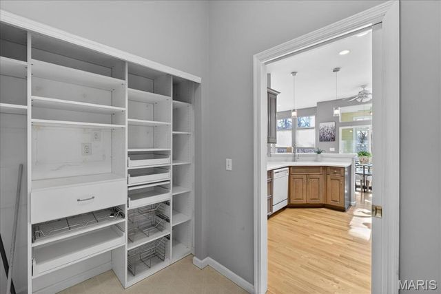 922 Ridgepointe Place Circle 102, Lake St Louis, MO 63367