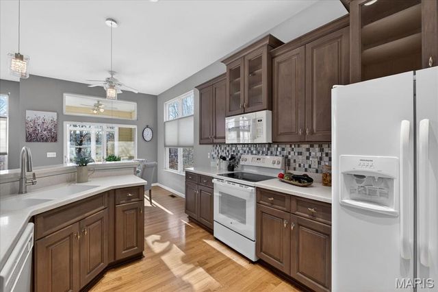 922 Ridgepointe Place Circle 102, Lake St Louis, MO 63367