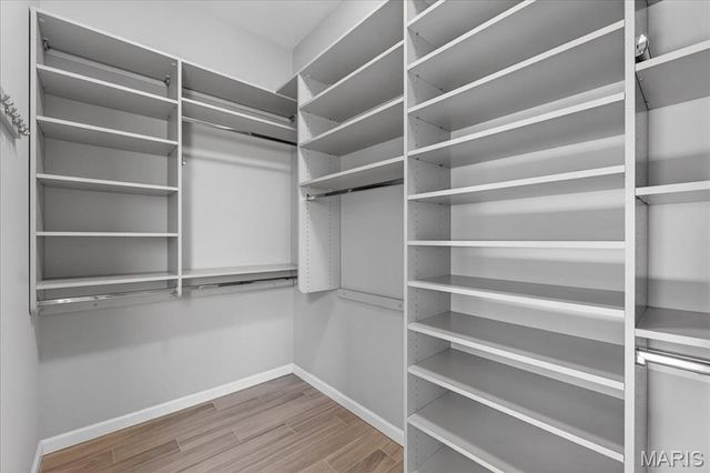 922 Ridgepointe Place Circle 102, Lake St Louis, MO 63367